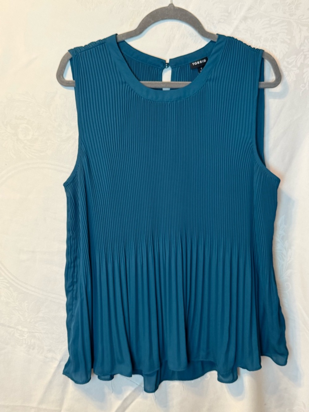 torrid Teal Pleated Sleeveless Tank